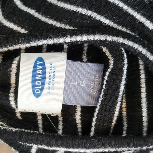 Old navy racer back tank - Picture 2 of 3